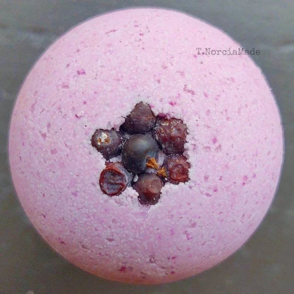 Cranberry Relish Bath Bomb - Picture 2 of 4